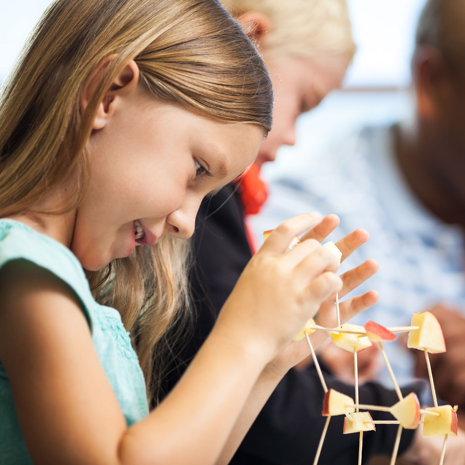Lifestyle Square Girl Building Toothpick Structure Lifestyle Square Girl Building Toothpick Structure